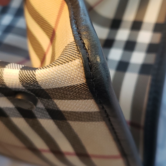 Burberry Tote - Picture 15 of 16